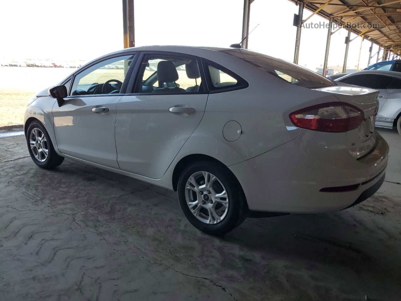 2016 Ford Fiesta Se Белый vin: 3FADP4BJ7GM157144