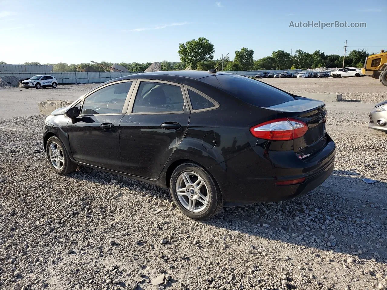 2017 Ford Fiesta Se Черный vin: 3FADP4BJ7HM130480