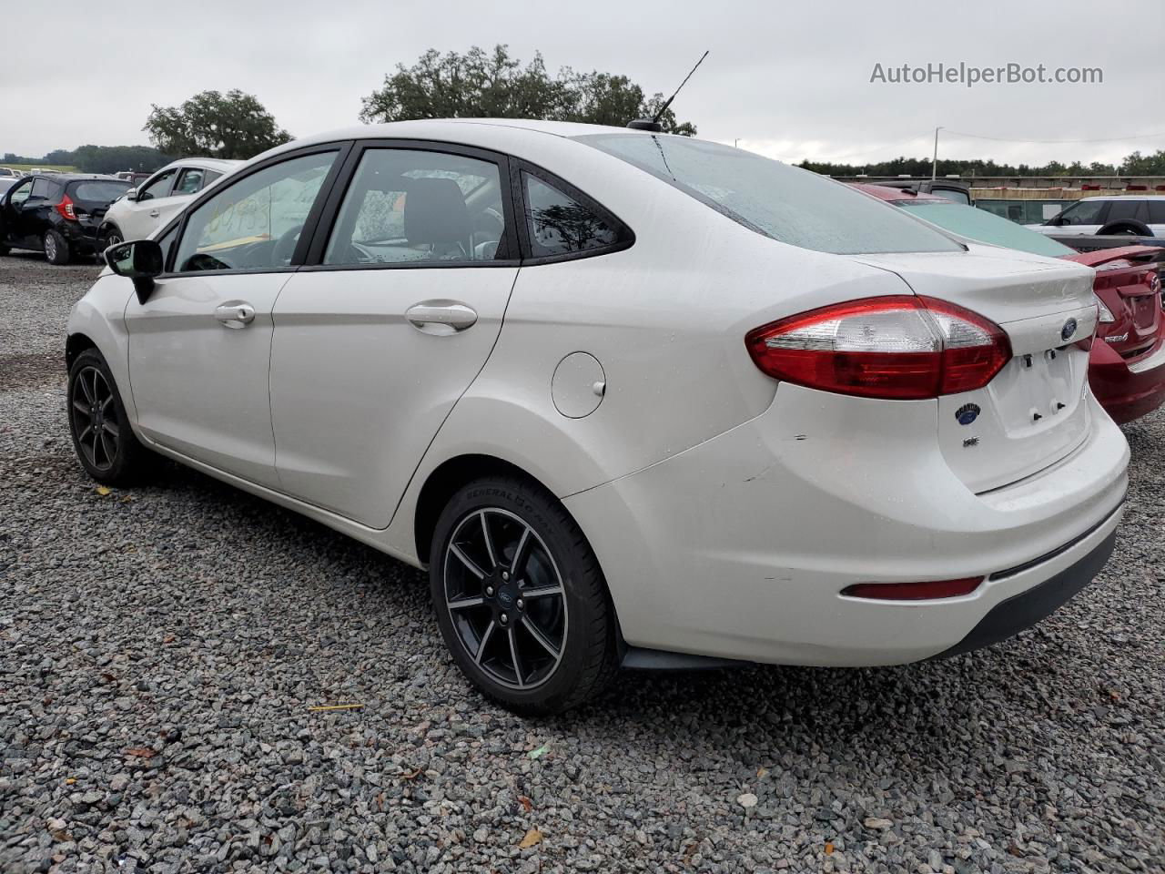 2019 Ford Fiesta Se White vin: 3FADP4BJ7KM144547