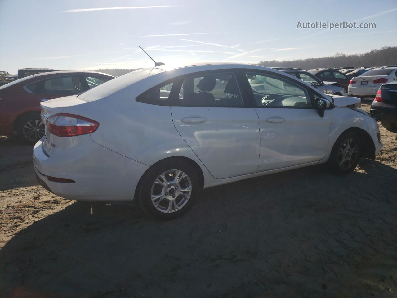 2015 Ford Fiesta Se White vin: 3FADP4BJ8FM166742