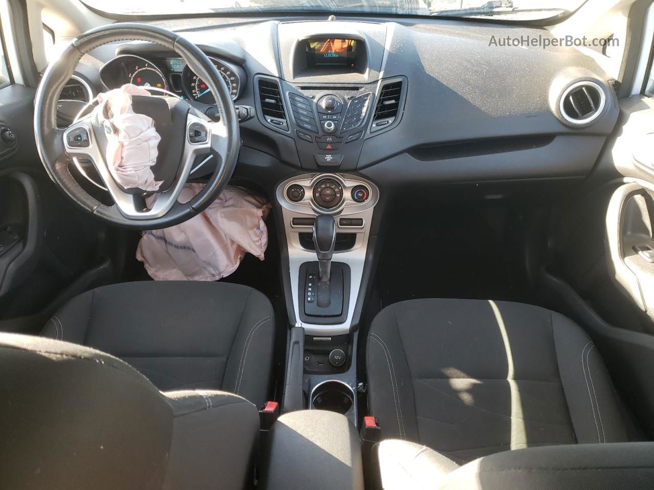 2015 Ford Fiesta Se Белый vin: 3FADP4BJ8FM166742