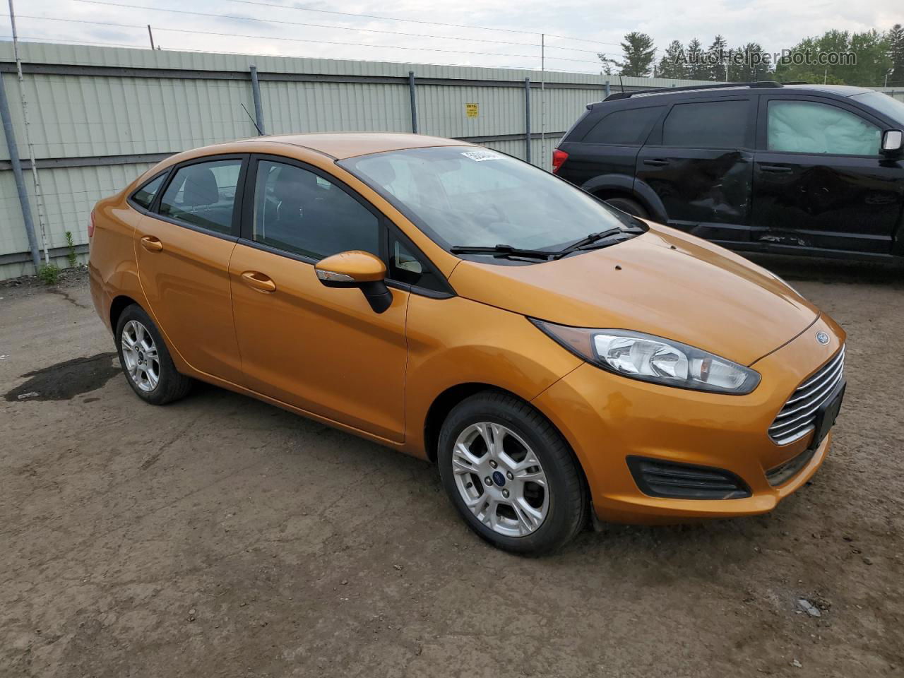 2016 Ford Fiesta Se Золотой vin: 3FADP4BJ8GM138442