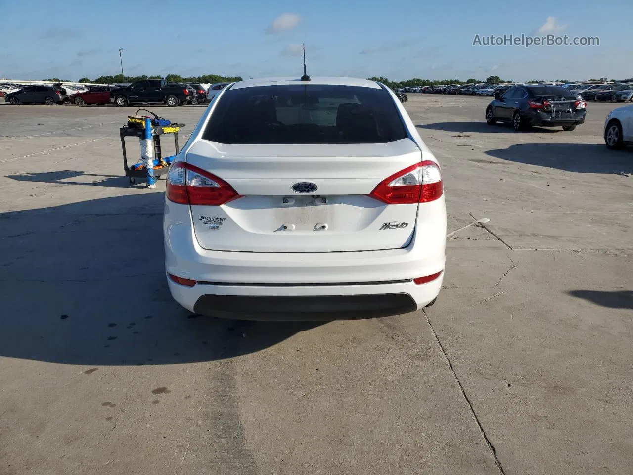 2019 Ford Fiesta Se White vin: 3FADP4BJ8KM112075