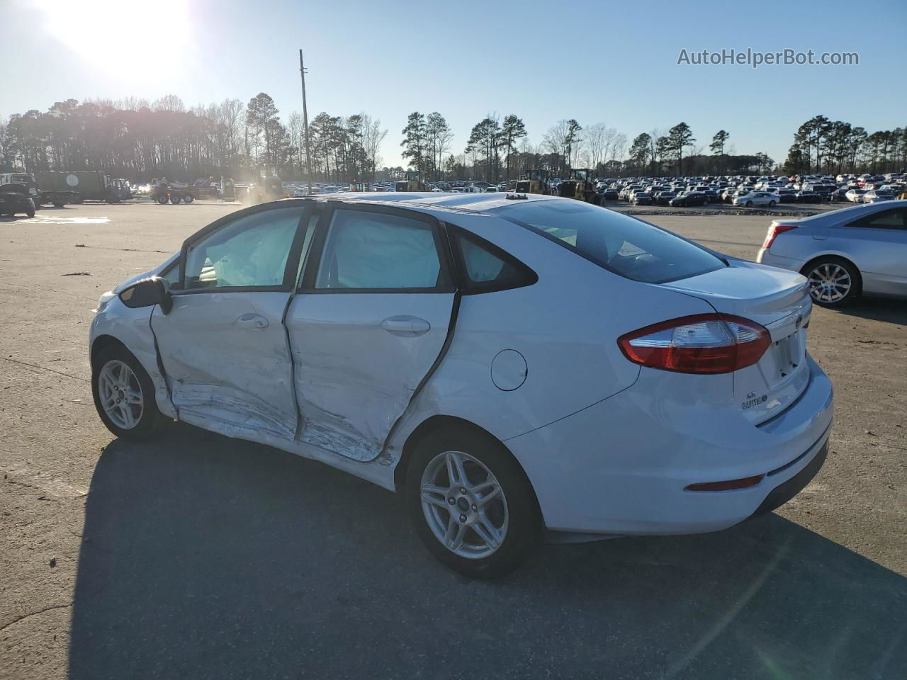 2019 Ford Fiesta Se White vin: 3FADP4BJ8KM119219