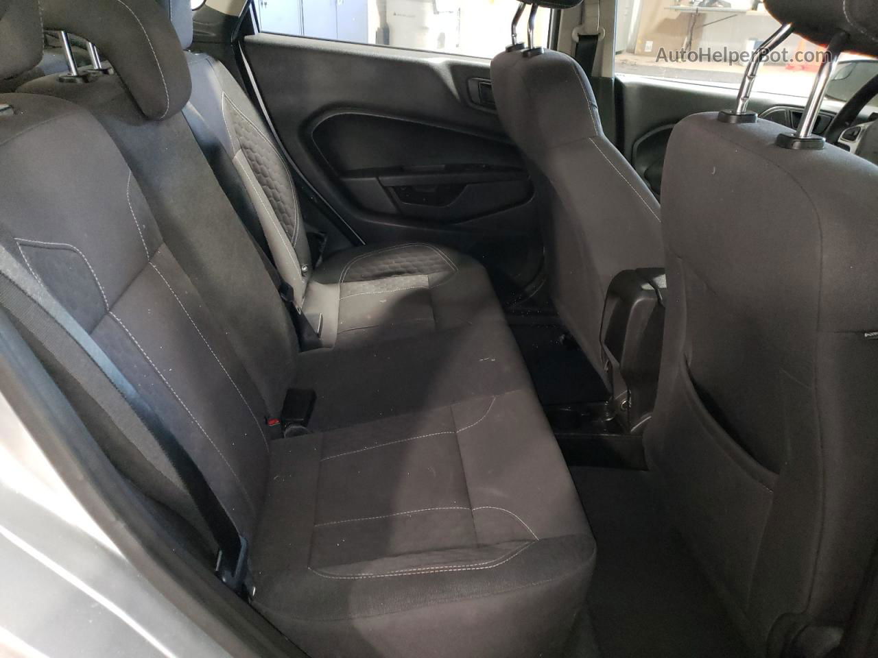2019 Ford Fiesta Se Silver vin: 3FADP4BJ8KM143178