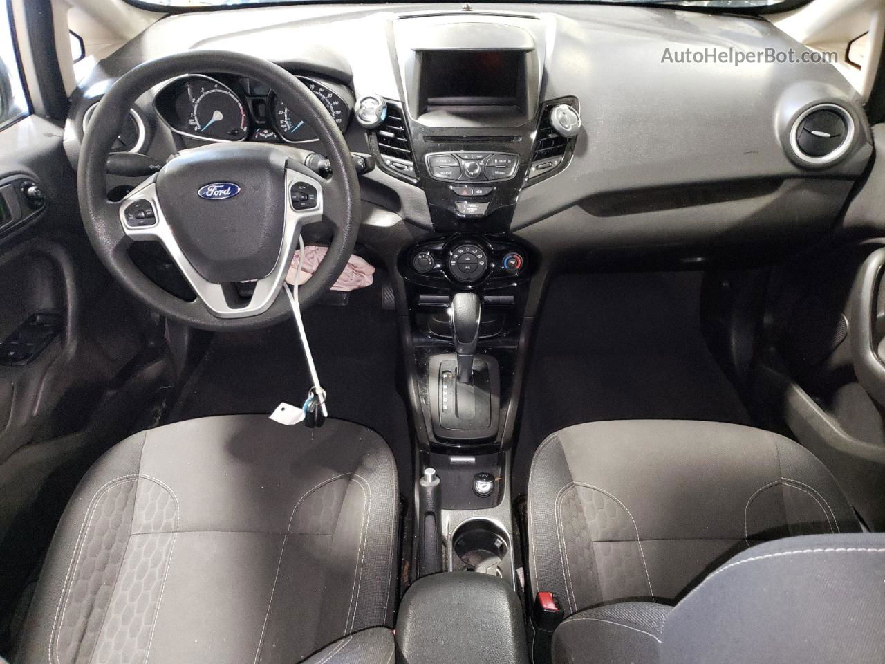 2019 Ford Fiesta Se Silver vin: 3FADP4BJ8KM143178