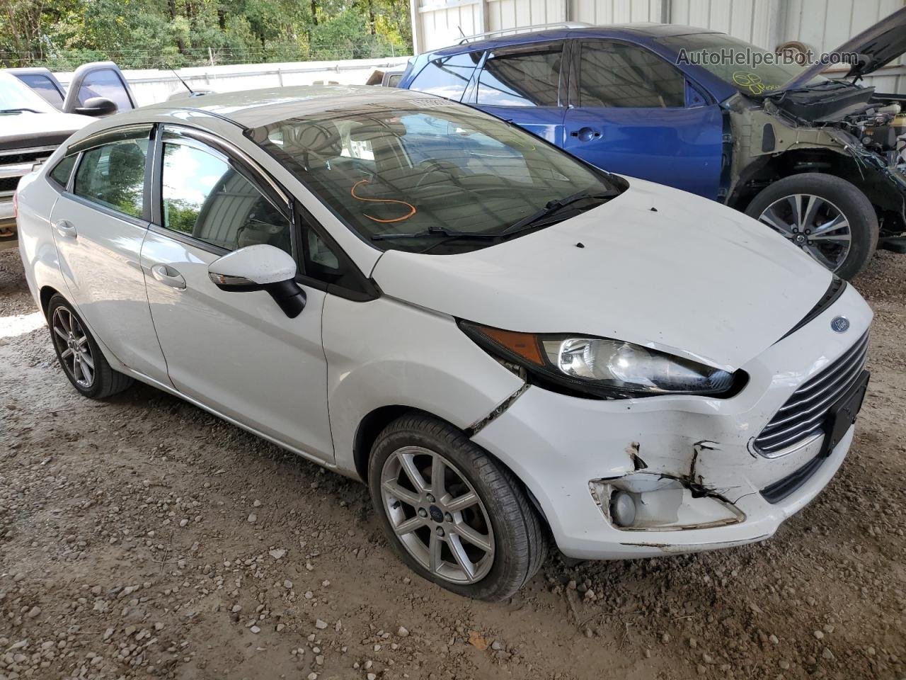 2015 Ford Fiesta Se Белый vin: 3FADP4BJ9FM132602