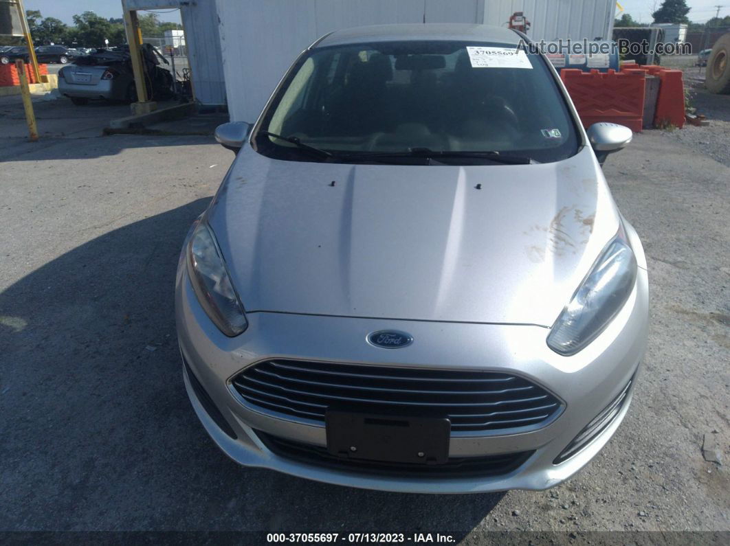 2015 Ford Fiesta Se Серебряный vin: 3FADP4BJ9FM144099