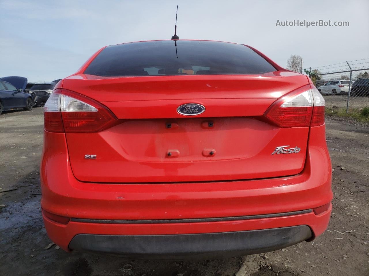 2015 Ford Fiesta Se Красный vin: 3FADP4BJ9FM214054