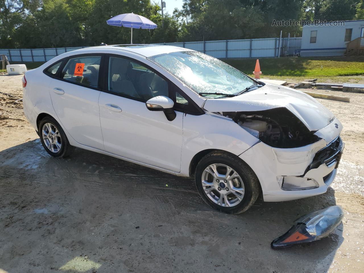 2016 Ford Fiesta Se Белый vin: 3FADP4BJ9GM182871