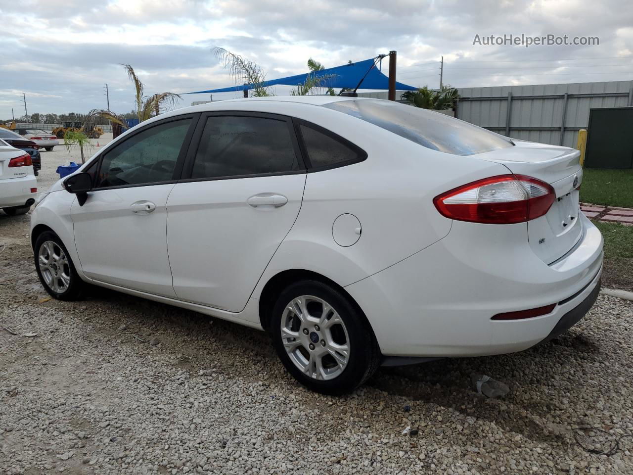 2016 Ford Fiesta Se Белый vin: 3FADP4BJ9GM203220