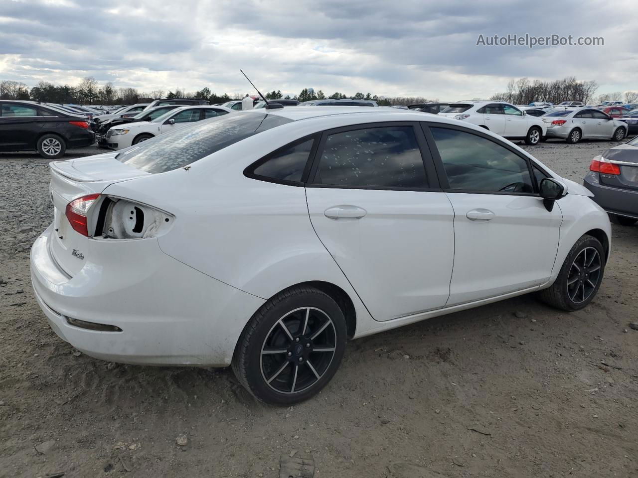 2017 Ford Fiesta Se Белый vin: 3FADP4BJ9HM170382