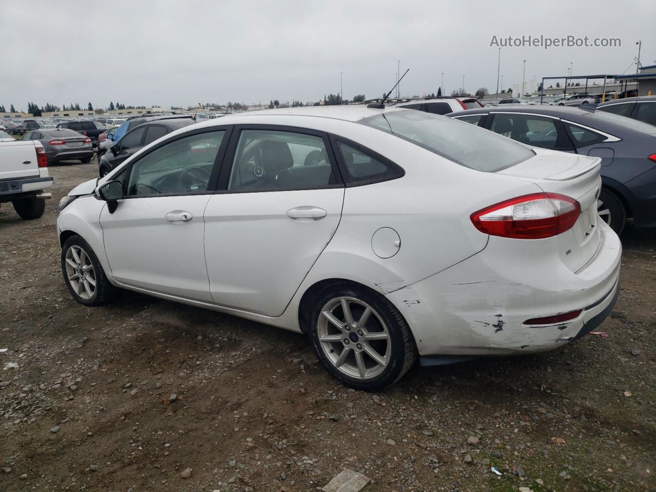 2019 Ford Fiesta Se White vin: 3FADP4BJ9KM106494