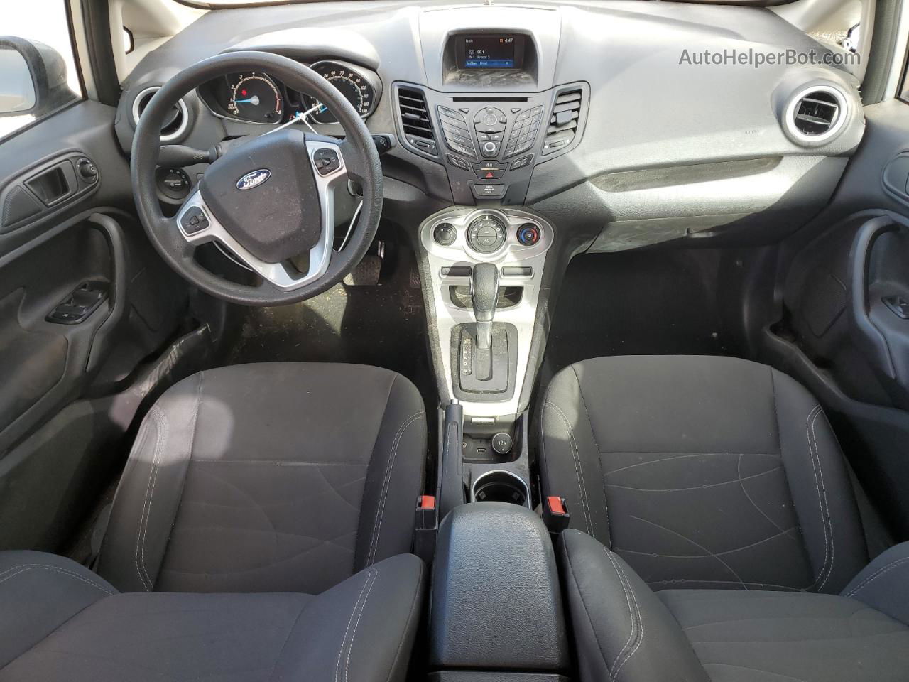 2019 Ford Fiesta Se Silver vin: 3FADP4BJXKM163139
