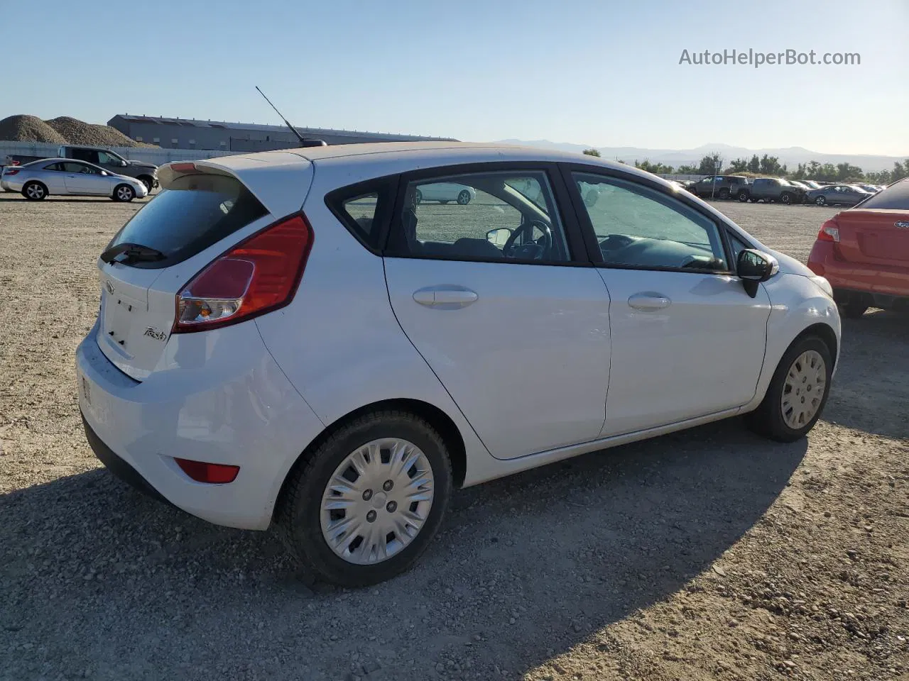 2015 Ford Fiesta Se Белый vin: 3FADP4EE4FM162198