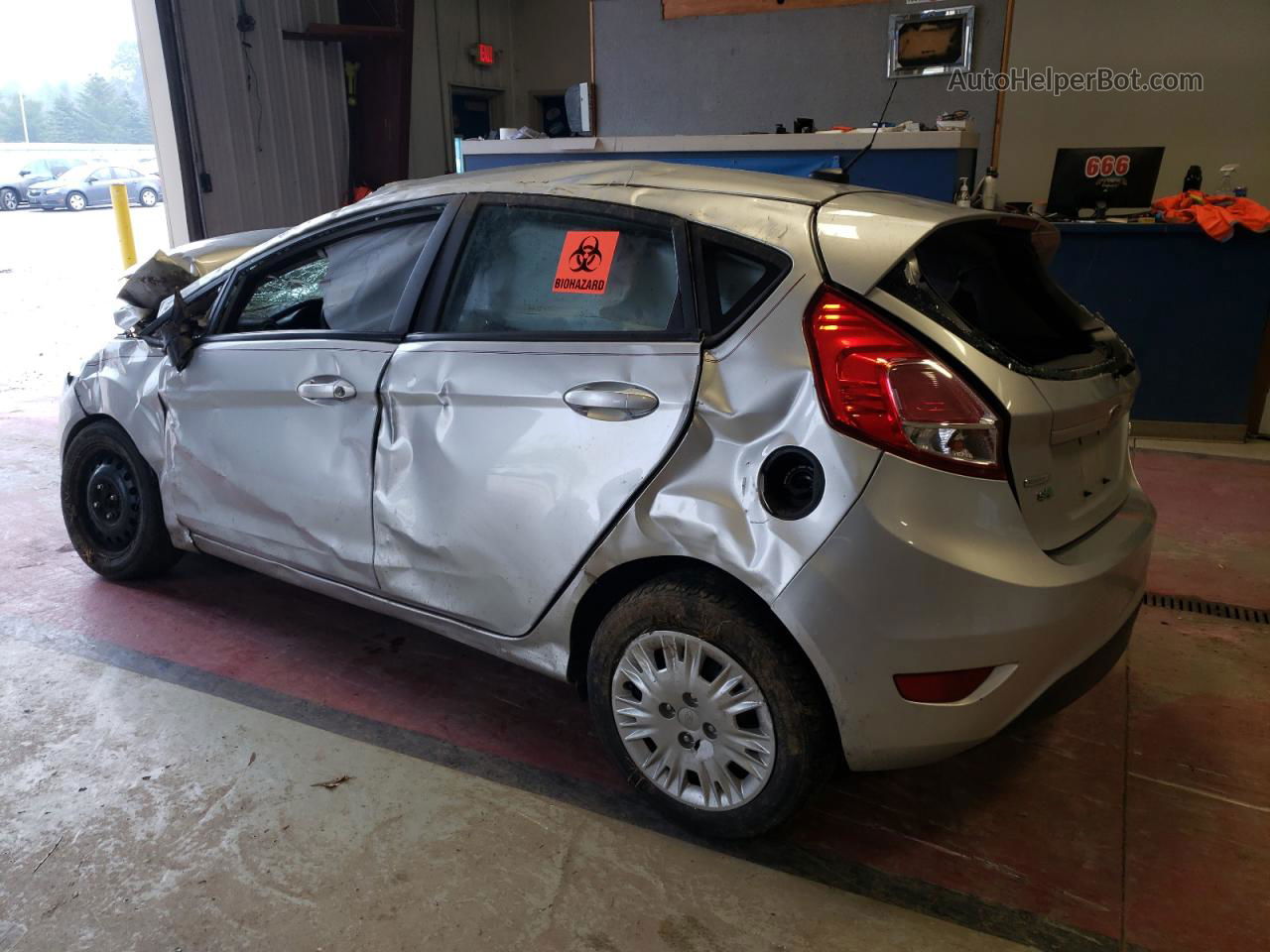 2015 Ford Fiesta Se Серебряный vin: 3FADP4EE7FM147940