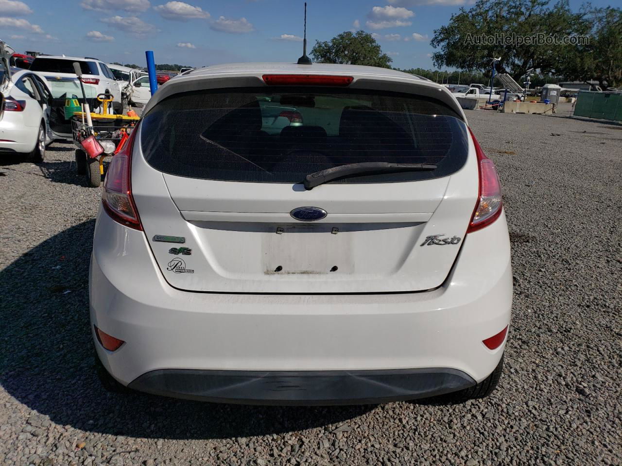 2017 Ford Fiesta Se White vin: 3FADP4EE8HM123276