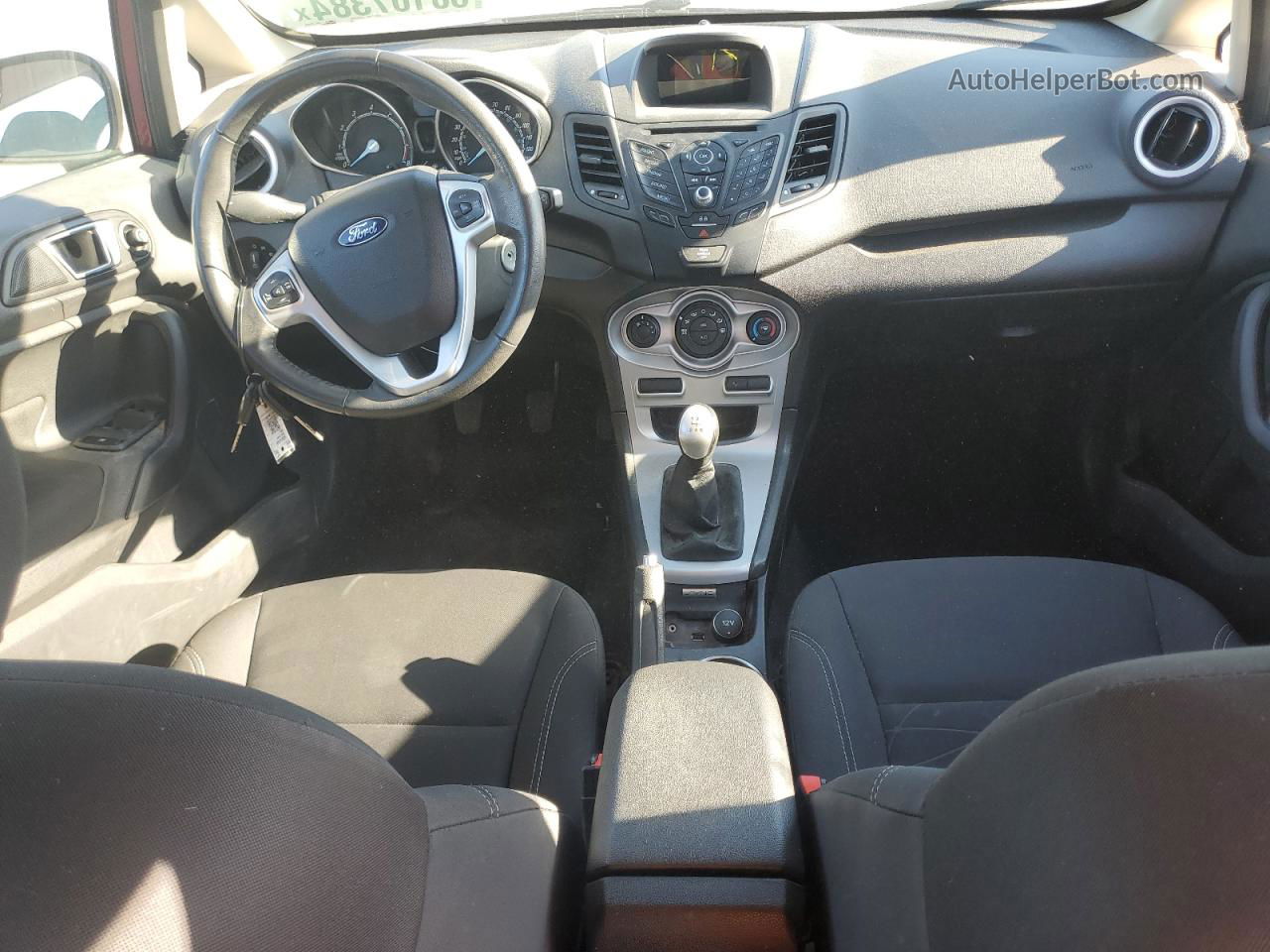 2015 Ford Fiesta Se Красный vin: 3FADP4EE9FM223979