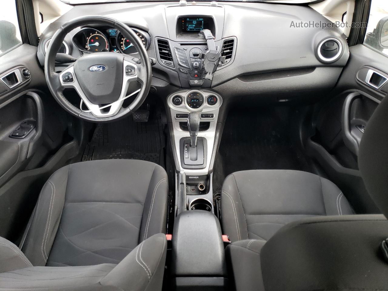 2015 Ford Fiesta Se Черный vin: 3FADP4EJ0FM128837