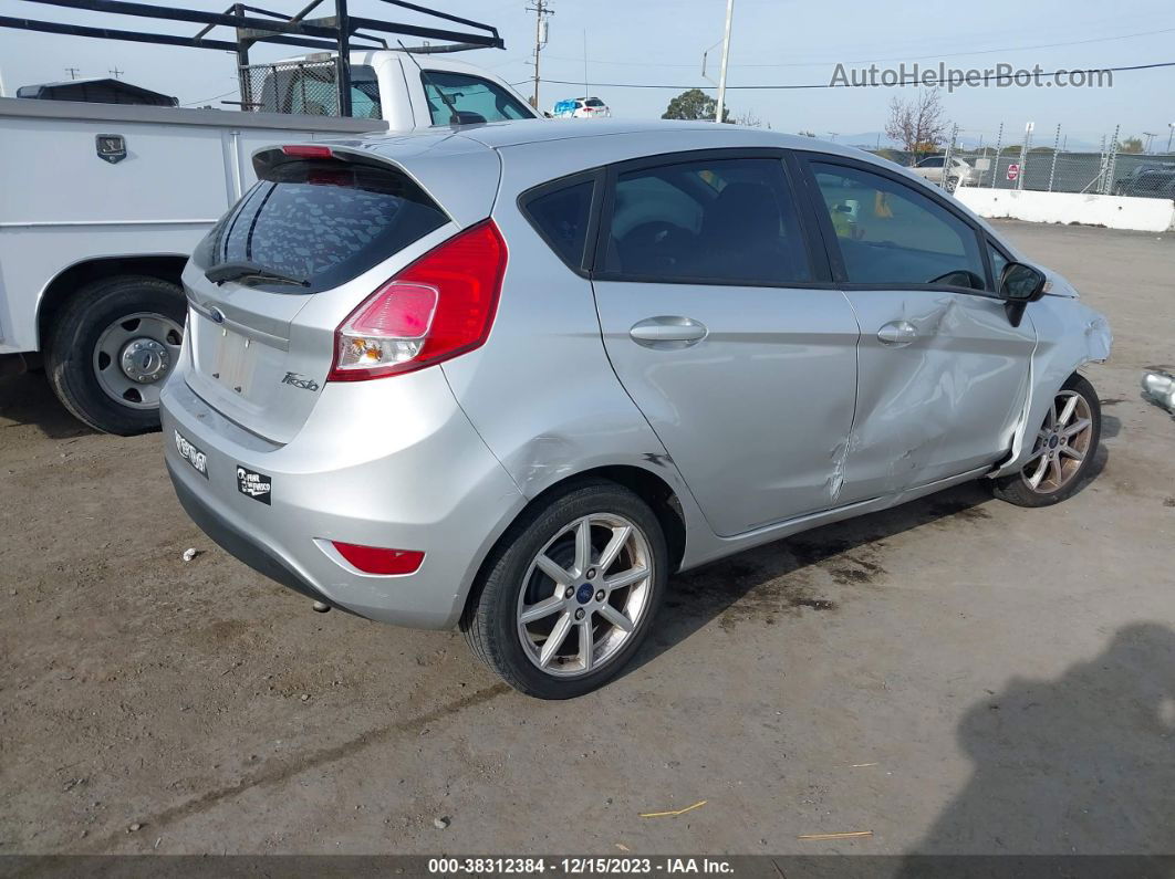 2015 Ford Fiesta Se Серебряный vin: 3FADP4EJ0FM156346