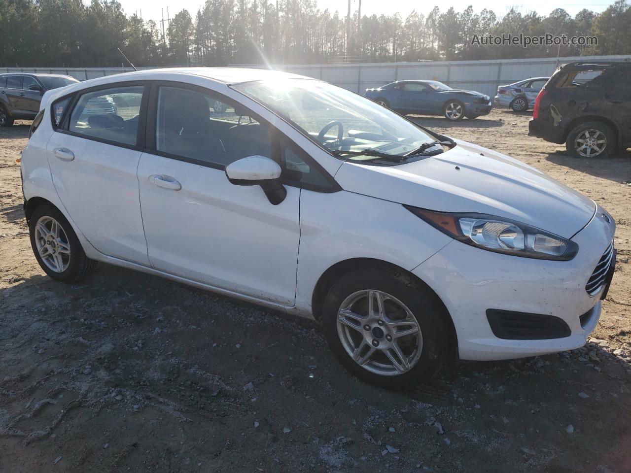 2017 Ford Fiesta Se White vin: 3FADP4EJ0HM125410