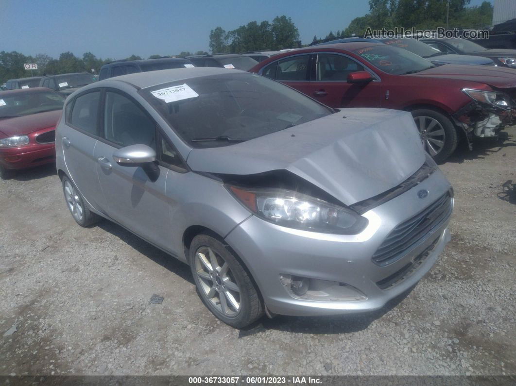 2015 Ford Fiesta Se Серебряный vin: 3FADP4EJ1FM109259