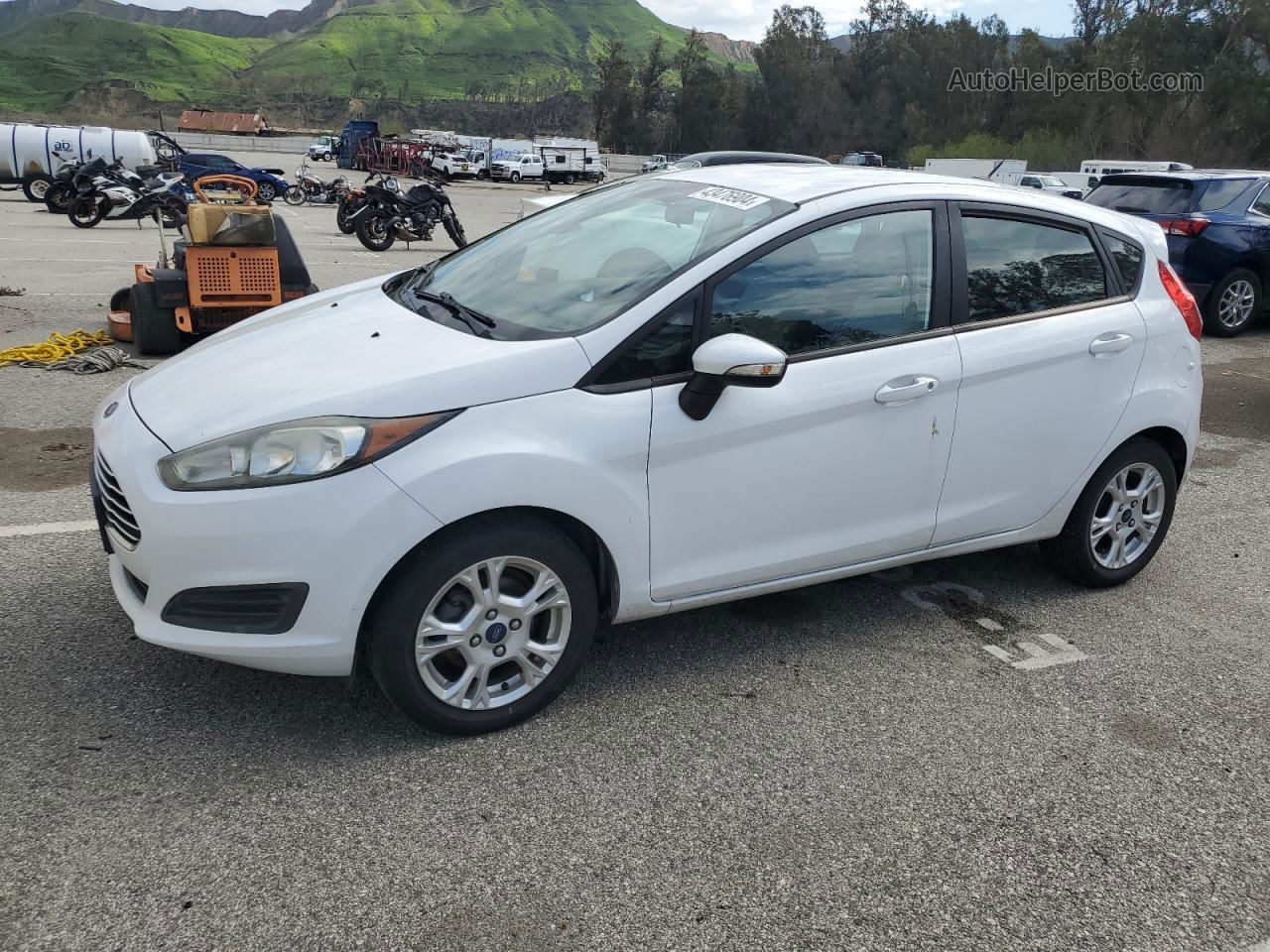 2015 Ford Fiesta Se White vin: 3FADP4EJ1FM172278