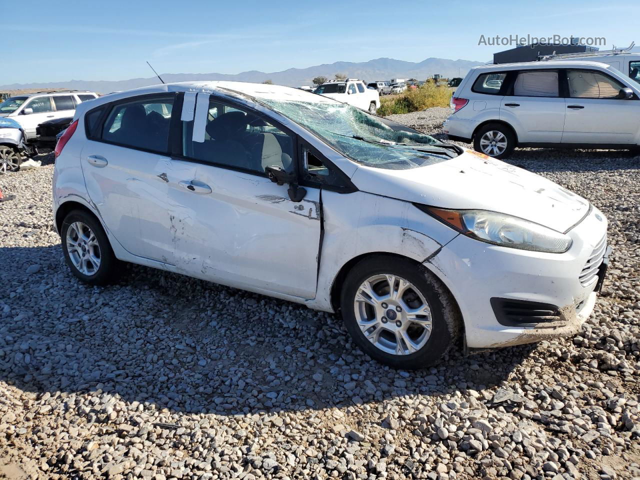 2015 Ford Fiesta Se White vin: 3FADP4EJ1FM213850