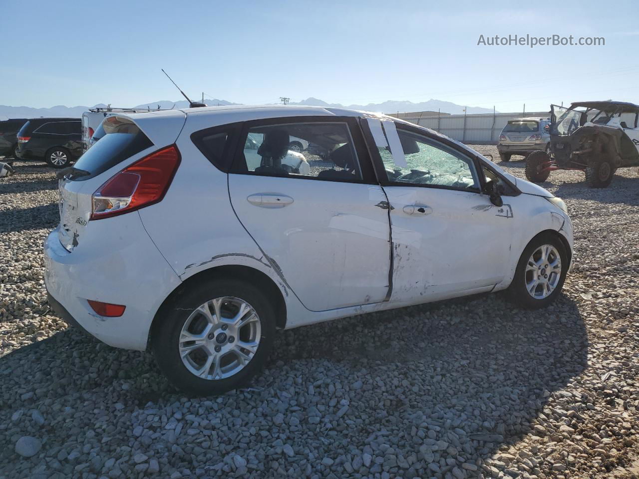 2015 Ford Fiesta Se White vin: 3FADP4EJ1FM213850