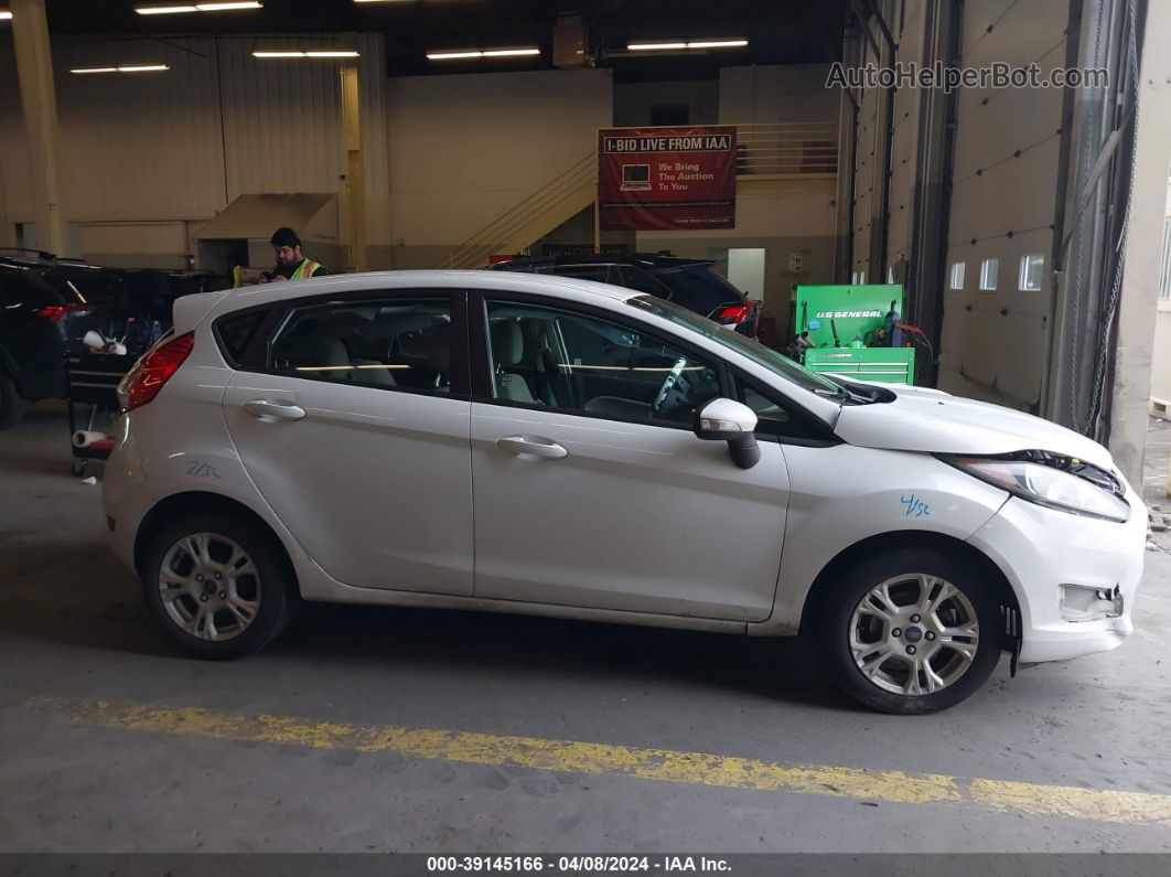 2016 Ford Fiesta Se Белый vin: 3FADP4EJ1GM147656