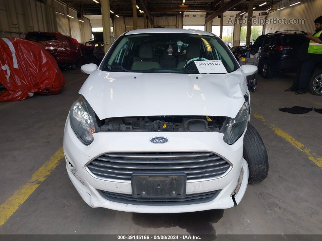 2016 Ford Fiesta Se Белый vin: 3FADP4EJ1GM147656