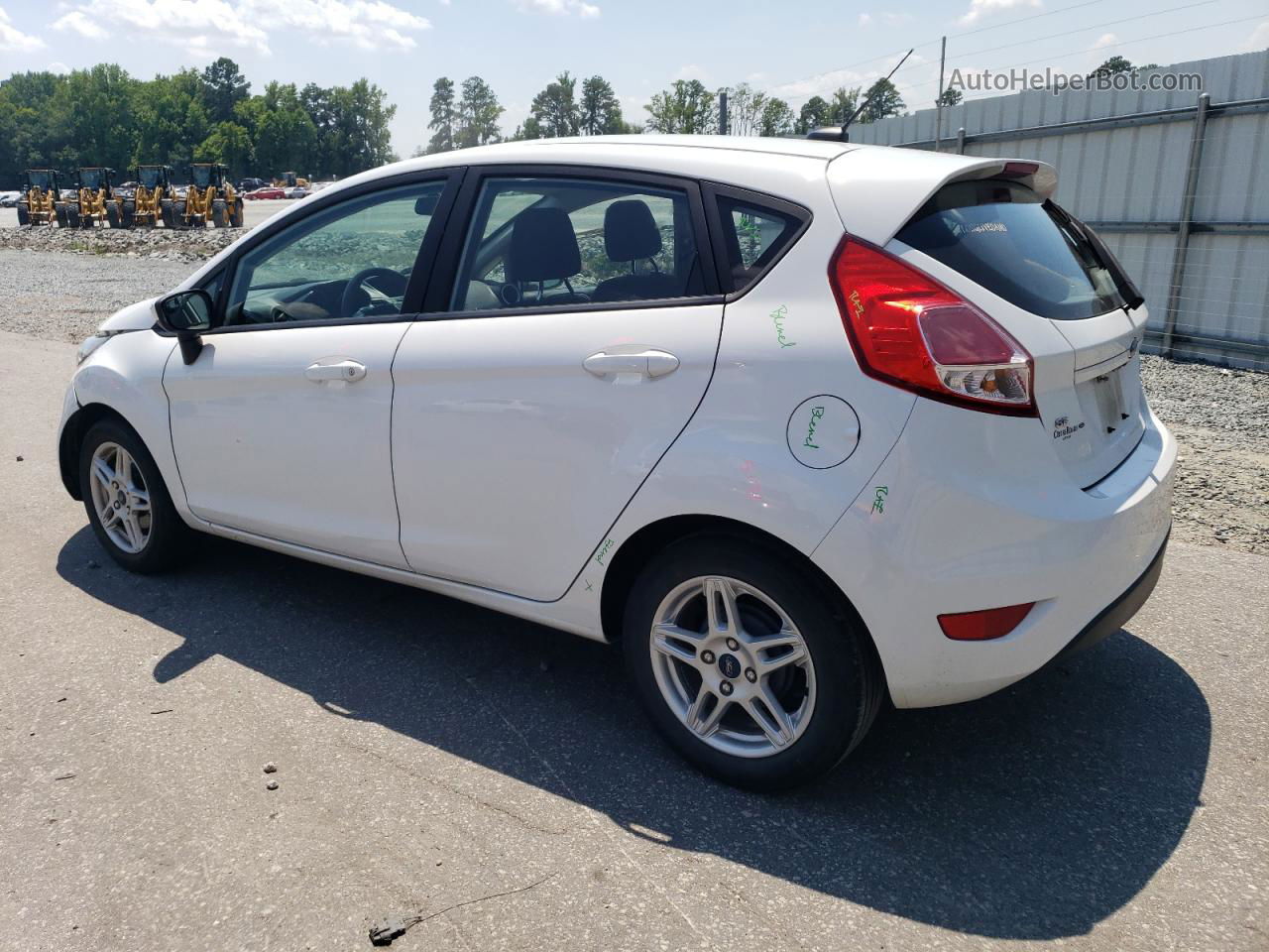 2019 Ford Fiesta Se White vin: 3FADP4EJ1KM109918