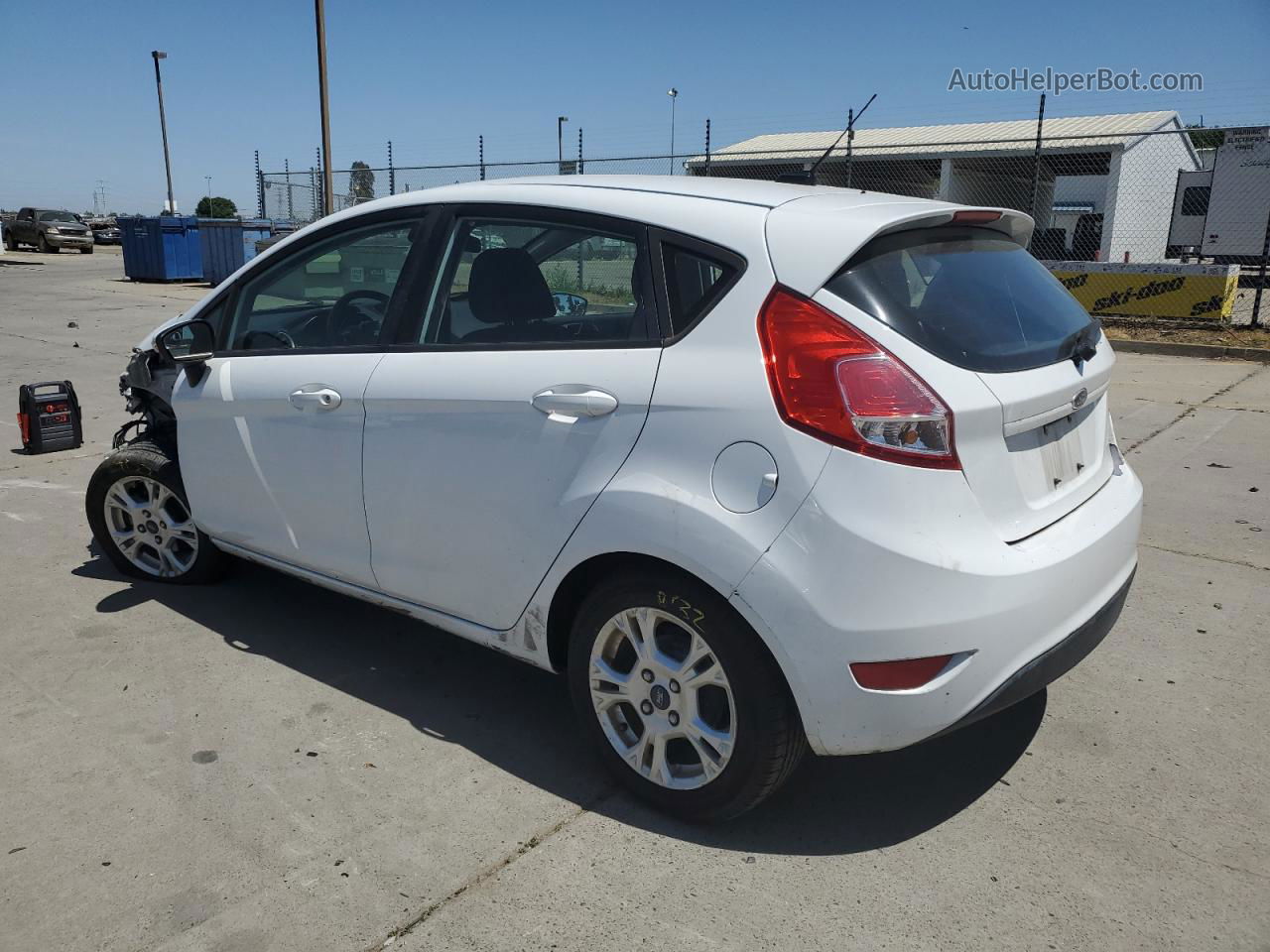 2015 Ford Fiesta Se White vin: 3FADP4EJ2FM206017