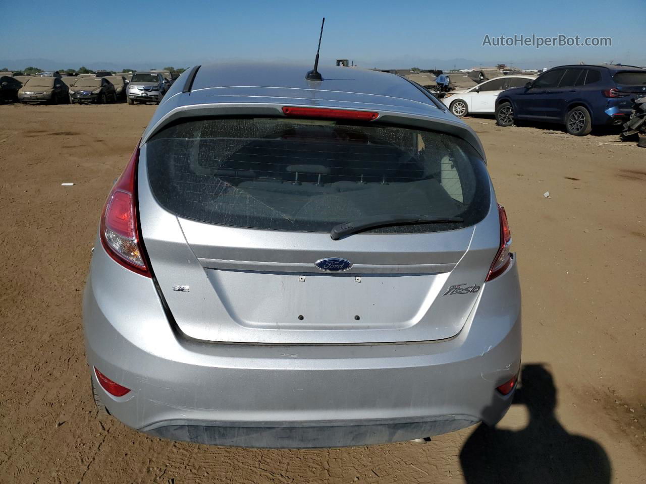 2015 Ford Fiesta Se Серебряный vin: 3FADP4EJ2FM225313