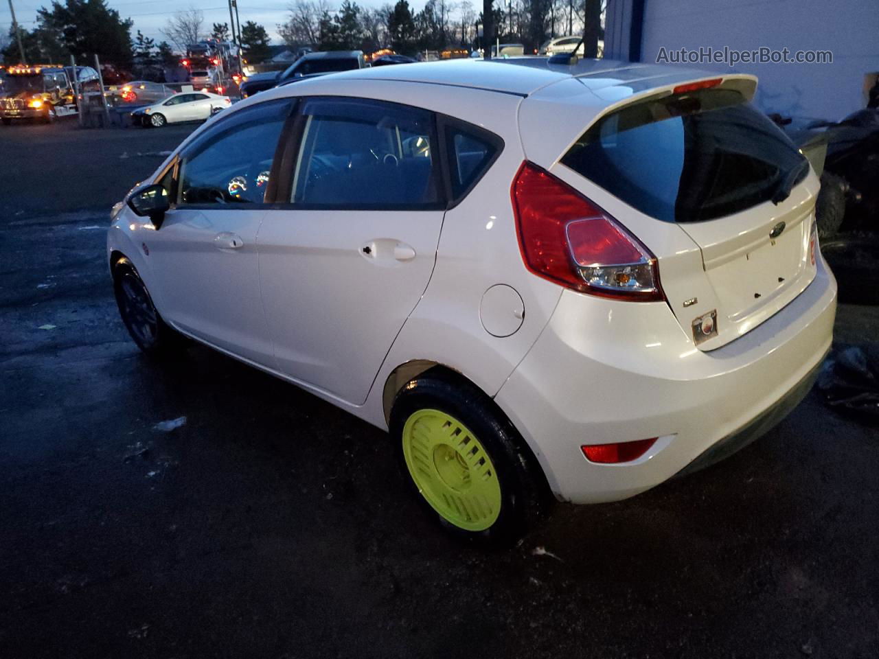 2017 Ford Fiesta Se White vin: 3FADP4EJ2HM122394