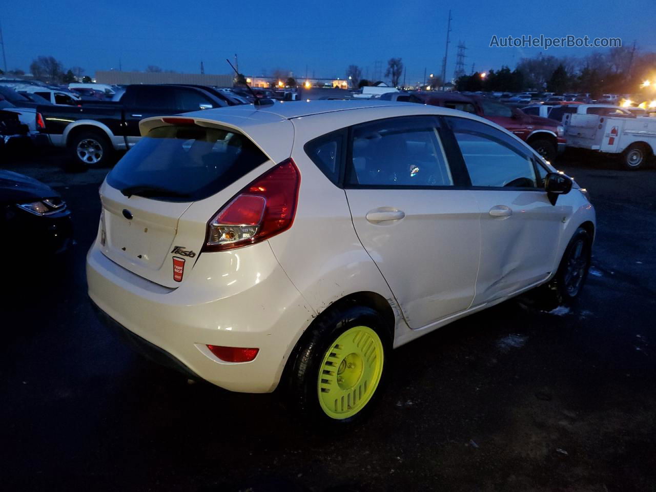 2017 Ford Fiesta Se Белый vin: 3FADP4EJ2HM122394