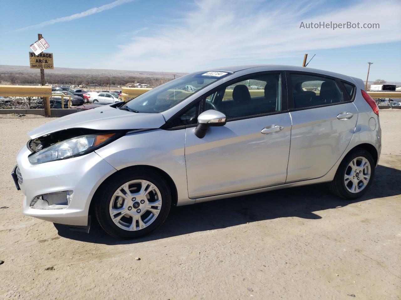 2015 Ford Fiesta Se Серебряный vin: 3FADP4EJ3FM172380