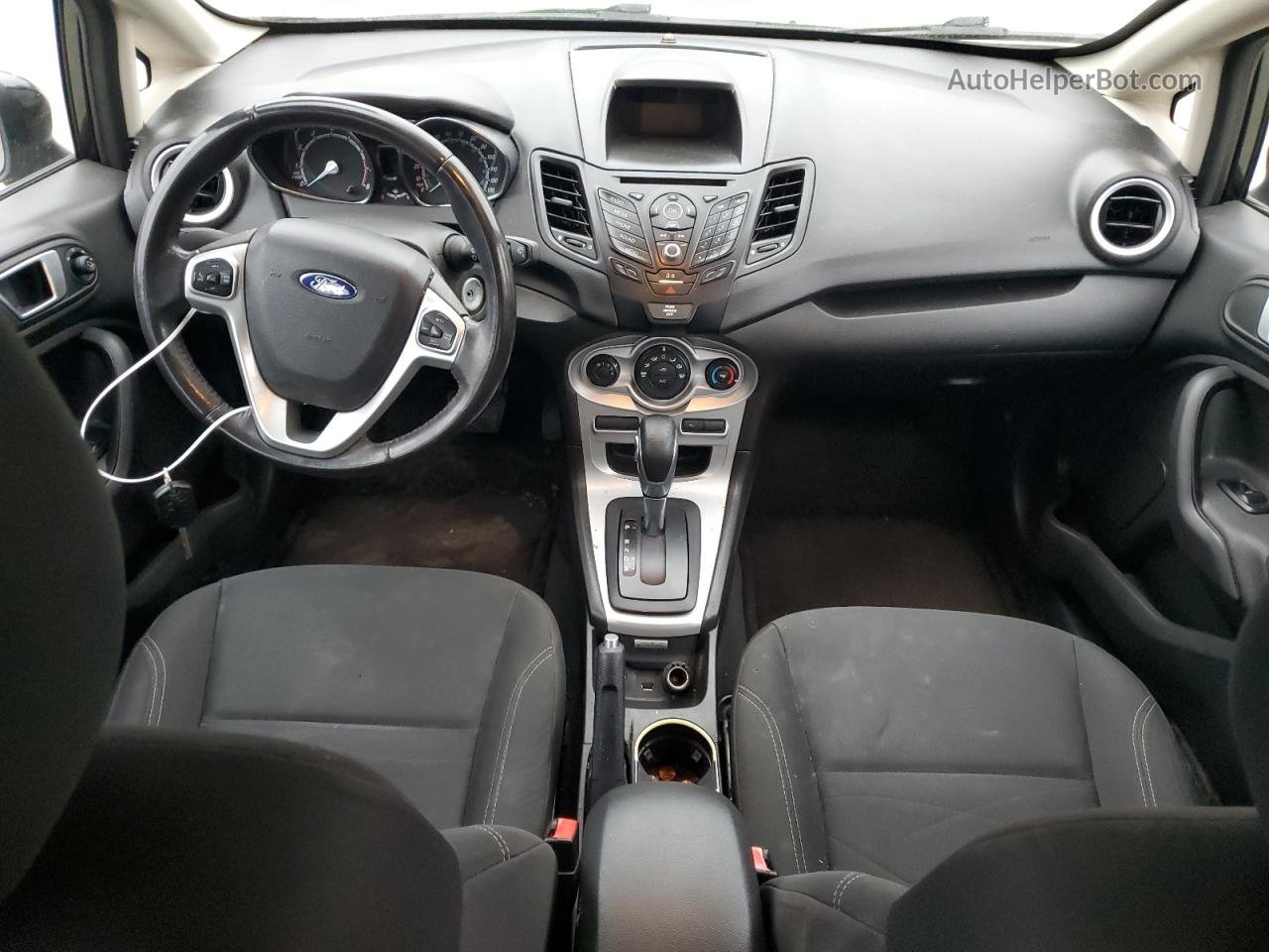 2015 Ford Fiesta Se Черный vin: 3FADP4EJ3FM204986