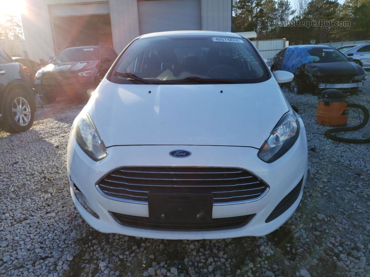 2017 Ford Fiesta Se White vin: 3FADP4EJ3HM132335