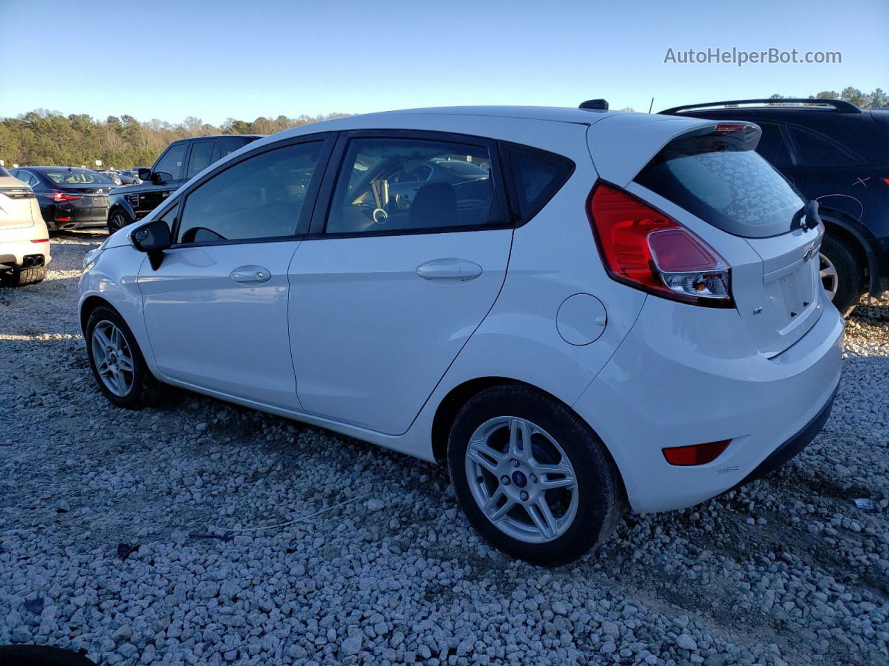 2017 Ford Fiesta Se Белый vin: 3FADP4EJ3HM132335