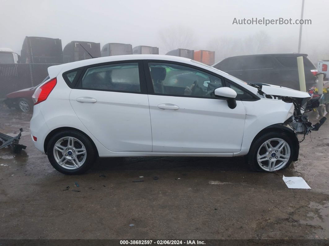 2019 Ford Fiesta Se Белый vin: 3FADP4EJ3KM127305