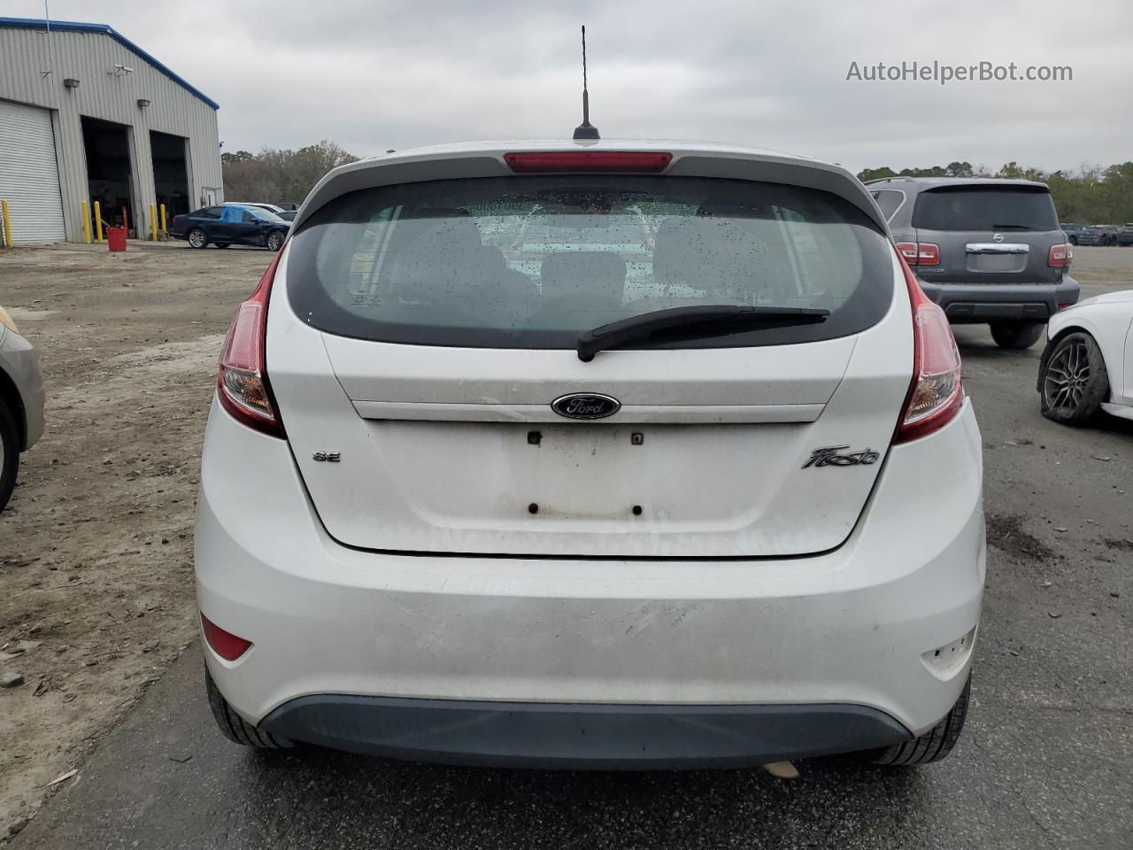 2017 Ford Fiesta Se White vin: 3FADP4EJ4HM104804