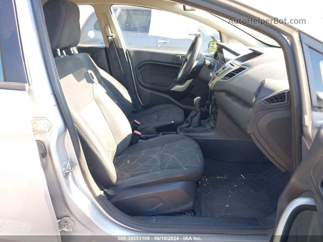 2011 Ford Fiesta Se Серебряный vin: 3FADP4EJ5BM221329