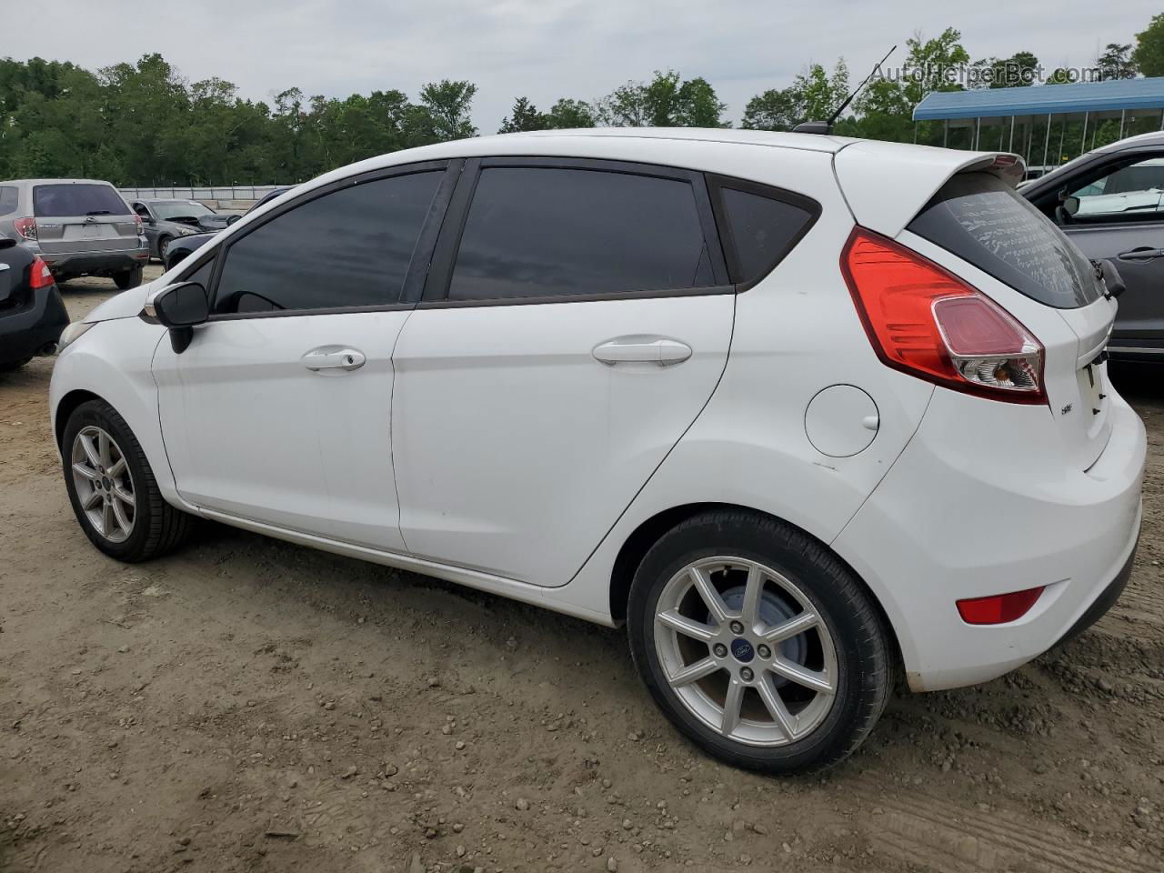 2015 Ford Fiesta Se White vin: 3FADP4EJ5FM200633