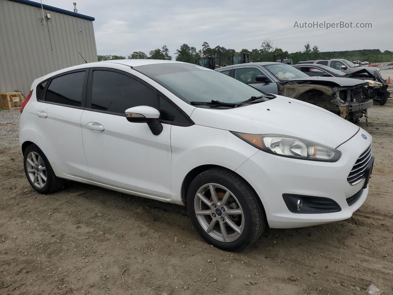 2015 Ford Fiesta Se White vin: 3FADP4EJ5FM200633