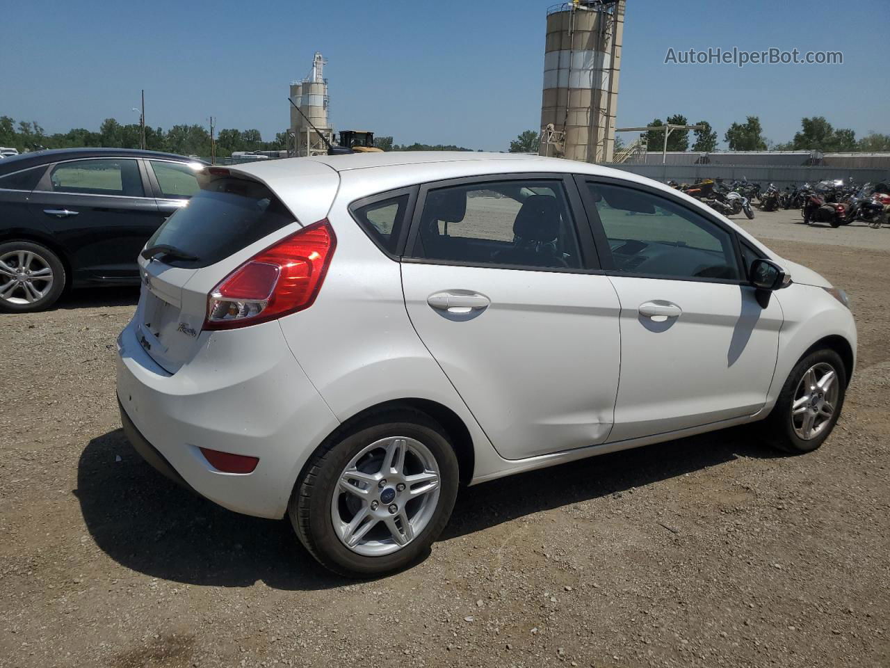 2017 Ford Fiesta Se Белый vin: 3FADP4EJ5HM153235