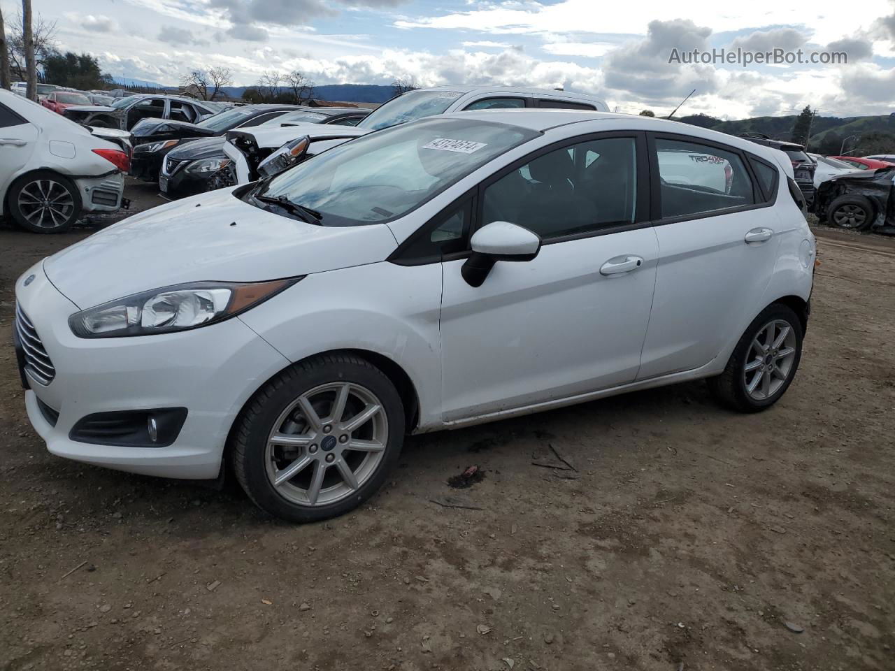 2019 Ford Fiesta Se White vin: 3FADP4EJ5KM138015