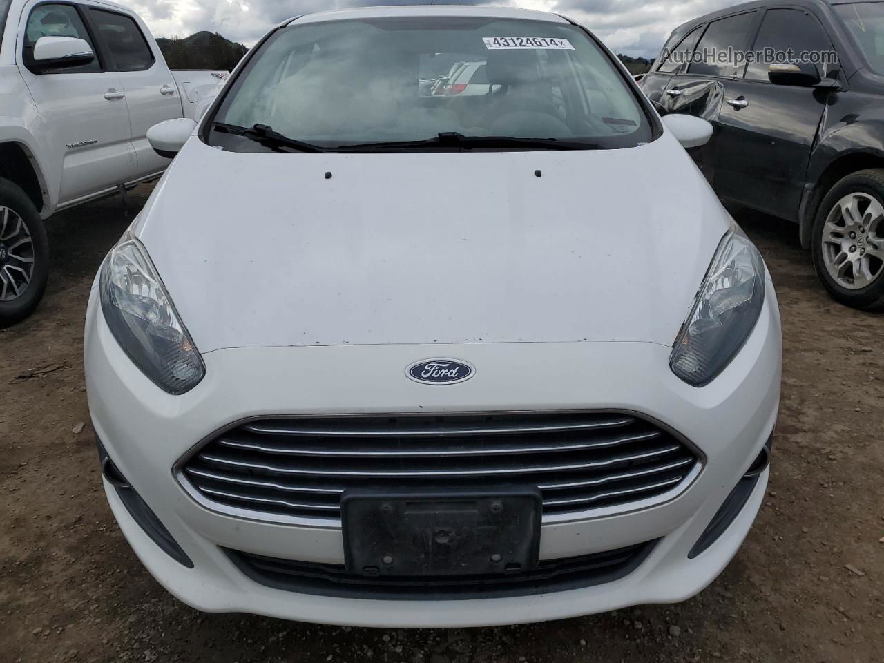 2019 Ford Fiesta Se White vin: 3FADP4EJ5KM138015