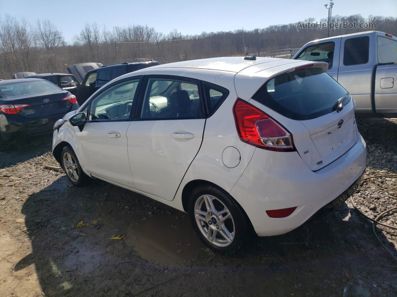 2019 Ford Fiesta Se White vin: 3FADP4EJ5KM156059