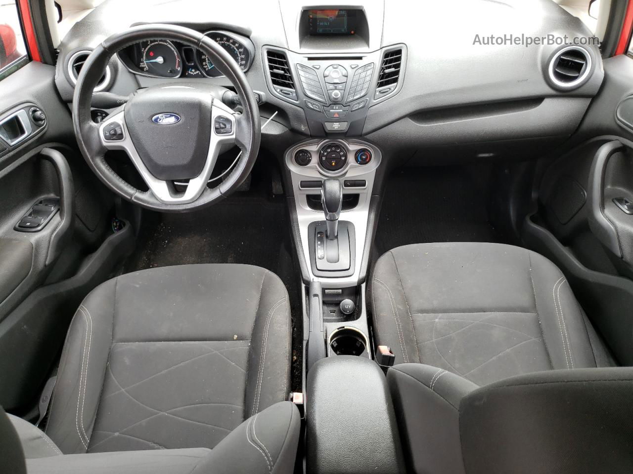 2015 Ford Fiesta Se Красный vin: 3FADP4EJ6FM204688